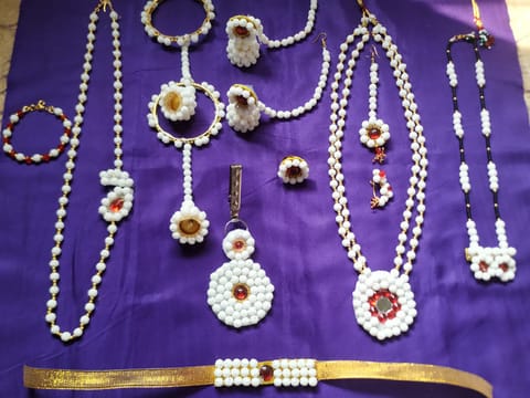 Elegant Handmade Halwa Jewellery Set