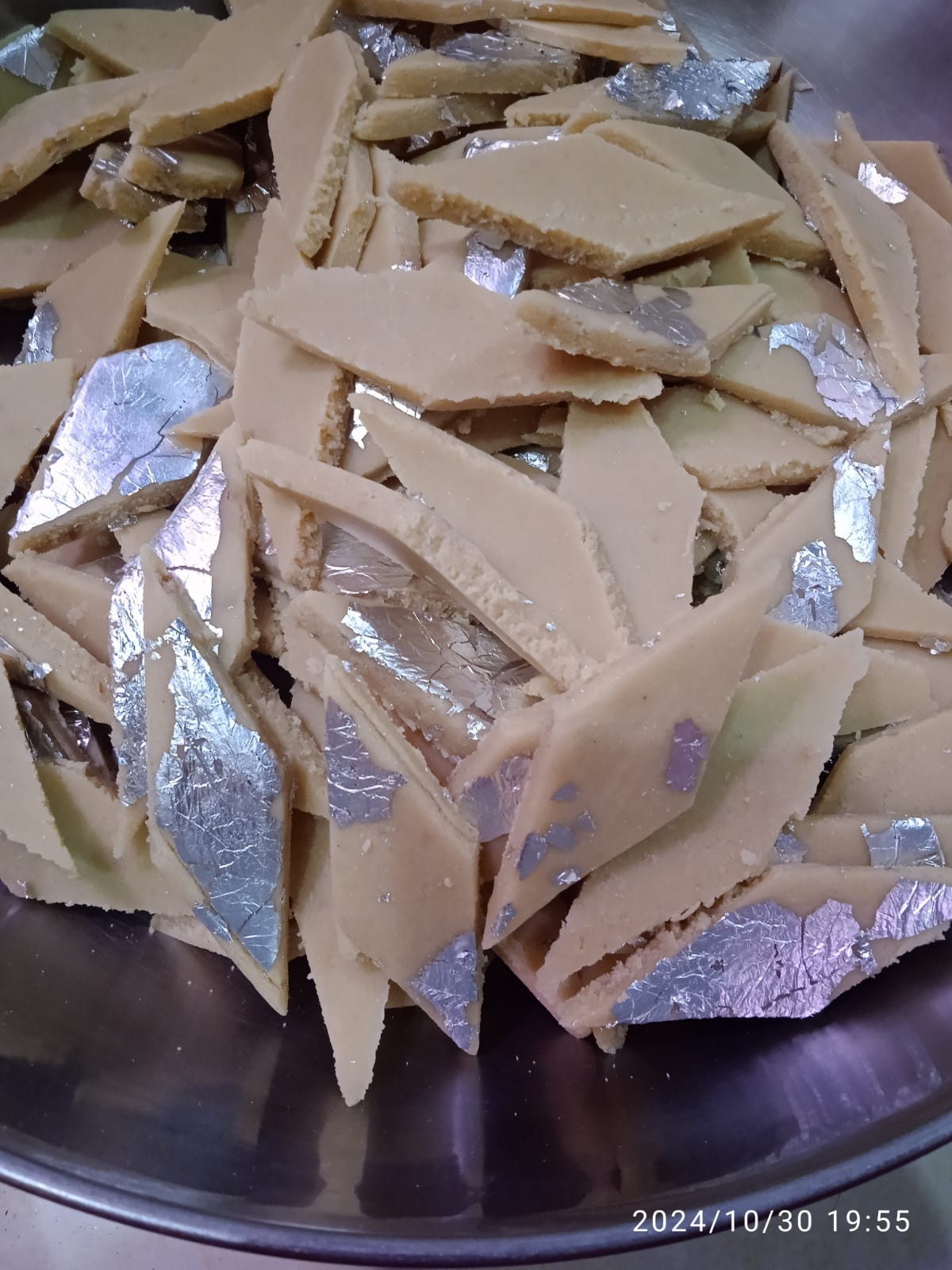 Homemade Kaju Katli – Premium Cashew Fudge with a Touch of Tradition (250gm)