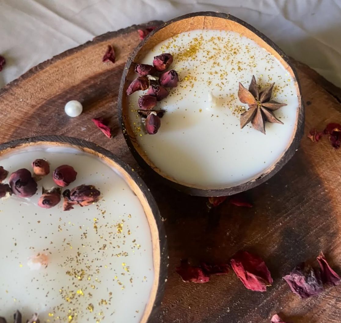 Eco-Friendly Coconut Shell Candle with Dried Flowers